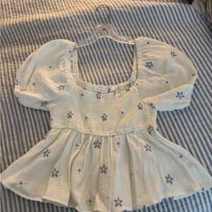 Altar’d State Floral Puffed sleeved smocked Top